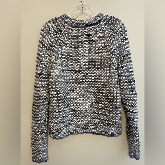 Gap Women's XS Crewneck Multicolor Blue White Sweater Pullover Wool Oversized - Picture 4 of 16